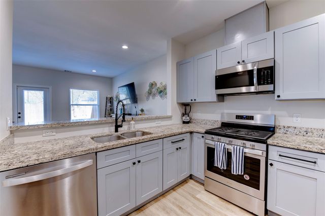 7134 Eastwood Street B, Houston, TX 77021