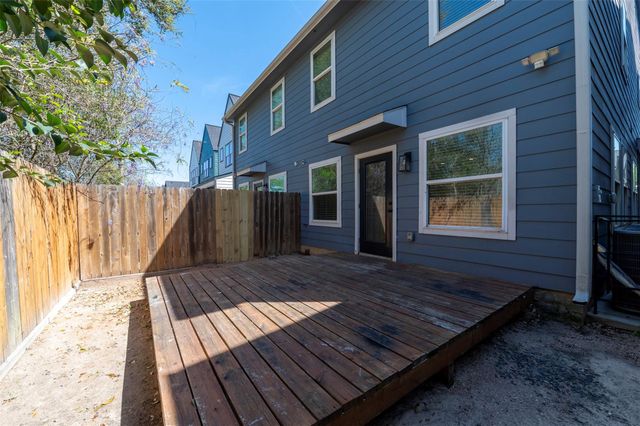 7134 Eastwood Street B, Houston, TX 77021