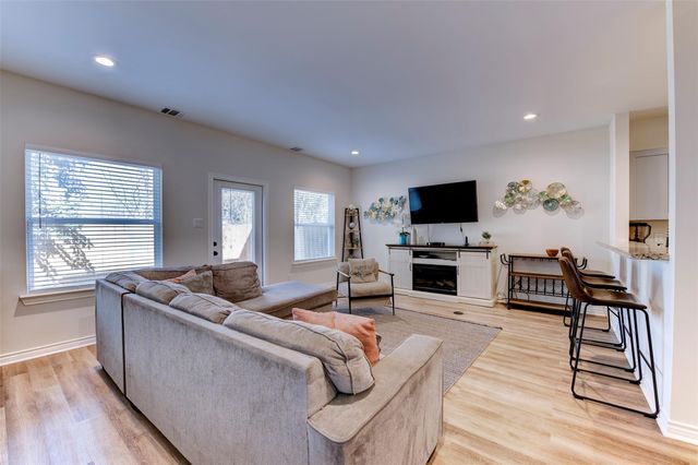 7134 Eastwood Street B, Houston, TX 77021