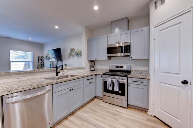 7134 Eastwood Street B, Houston, TX 77021