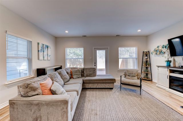 7134 Eastwood Street B, Houston, TX 77021