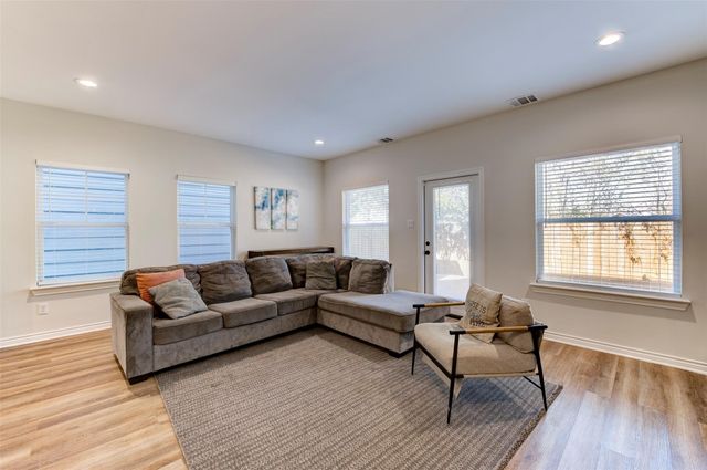 7134 Eastwood Street B, Houston, TX 77021