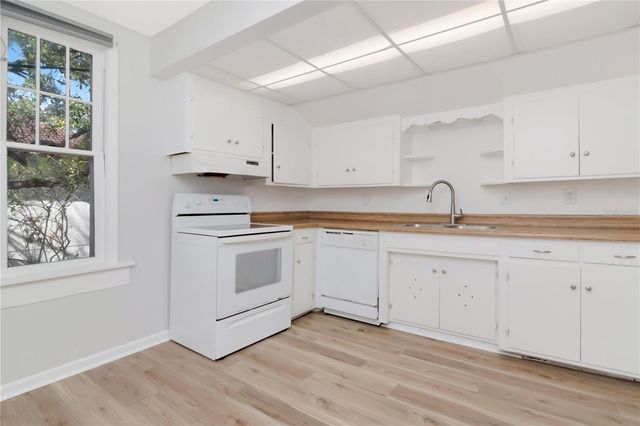 3303 W BARCELONA STREET I, Tampa, FL 33629