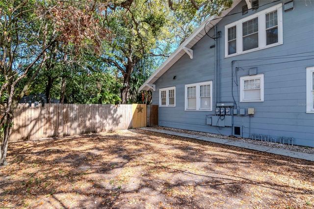 3303 W BARCELONA STREET I, Tampa, FL 33629