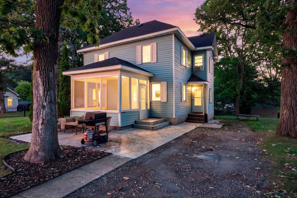 317 W River Street, Monticello, MN 55362 — exterior