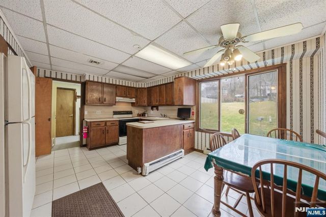 21 Landing Trail, Denville Township, NJ 07834