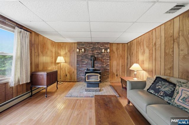 21 Landing Trail, Denville Township, NJ 07834