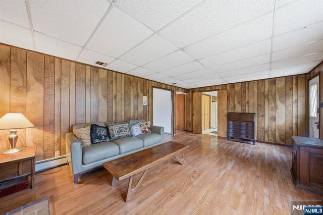 21 Landing Trail, Denville Township, NJ 07834