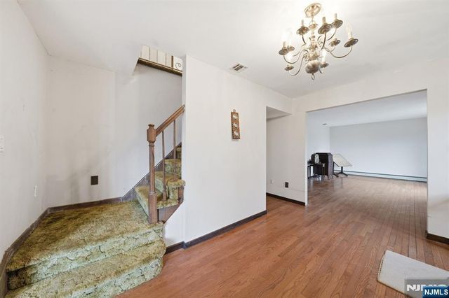 21 Landing Trail, Denville Township, NJ 07834