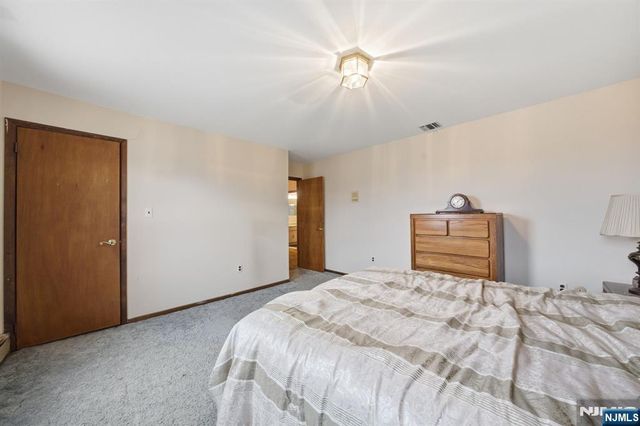 21 Landing Trail, Denville Township, NJ 07834