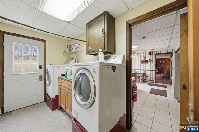 21 Landing Trail, Denville Township, NJ 07834