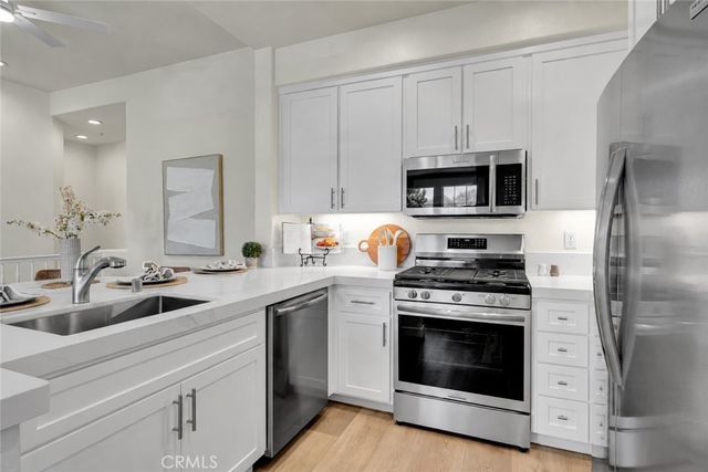 402 Bay Berry Pl, Encinitas, CA 92024