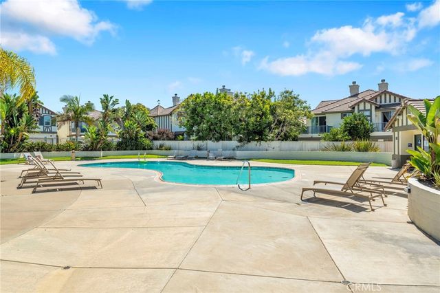 402 Bay Berry Pl, Encinitas, CA 92024