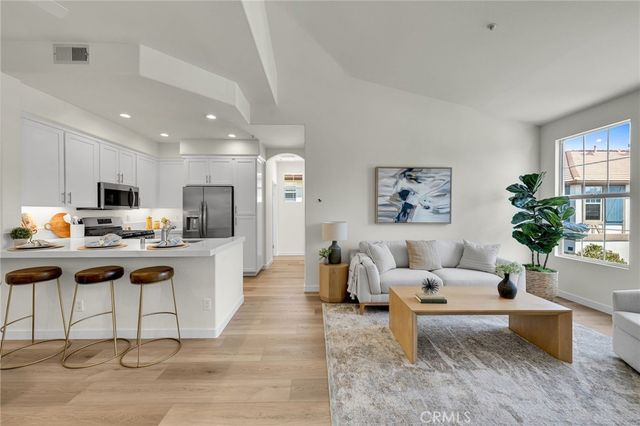 402 Bay Berry Pl, Encinitas, CA 92024