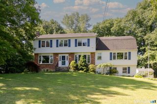 27 Round Hill Drive, Danbury, CT 06811