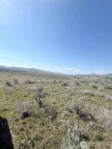 74 Highway 97, Omak, WA 98841