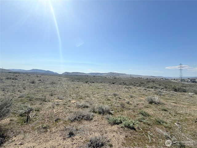 74 Highway 97, Omak, WA 98841