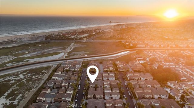 8239 Noelle Drive, Huntington Beach, CA 92646