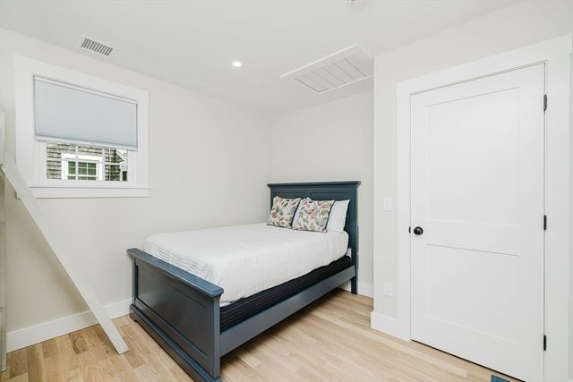 20 Pine St, Dennis, MA 02639