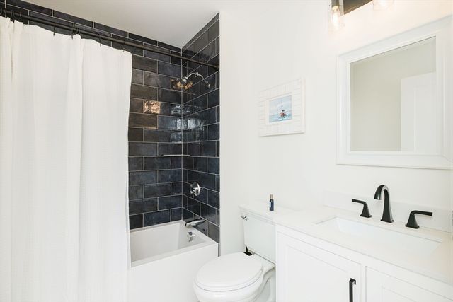 20 Pine St, Dennis, MA 02639