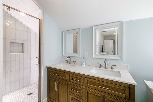 20 Pine St, Dennis, MA 02639