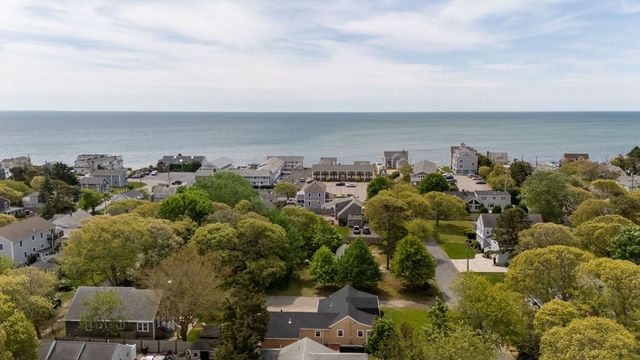 20 Pine St, Dennis, MA 02639
