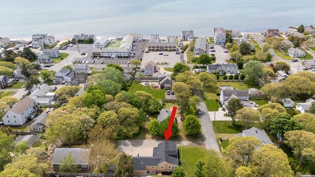20 Pine St, Dennis, MA 02639