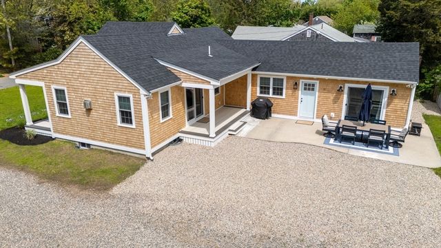 20 Pine St, Dennis, MA 02639