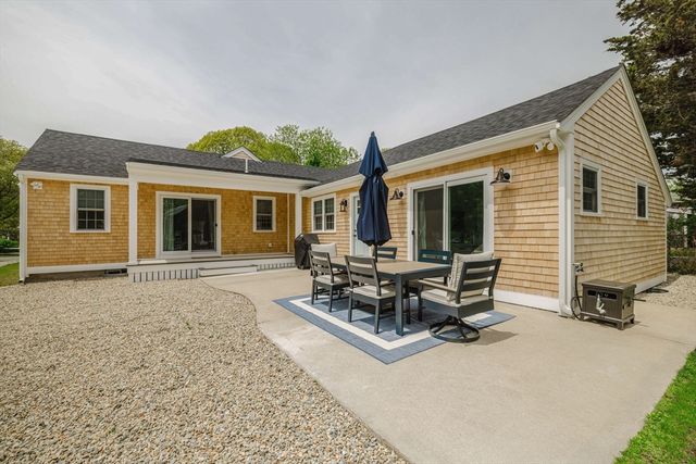 20 Pine St, Dennis, MA 02639