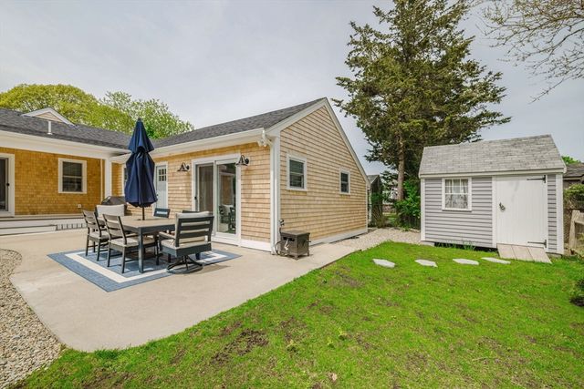 20 Pine St, Dennis, MA 02639
