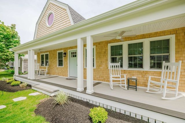 20 Pine St, Dennis, MA 02639