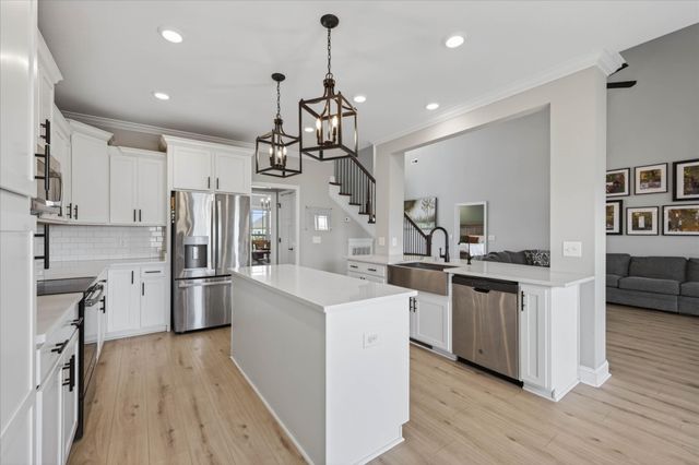 344 Oasis Ln, Clarksville, TN 37043