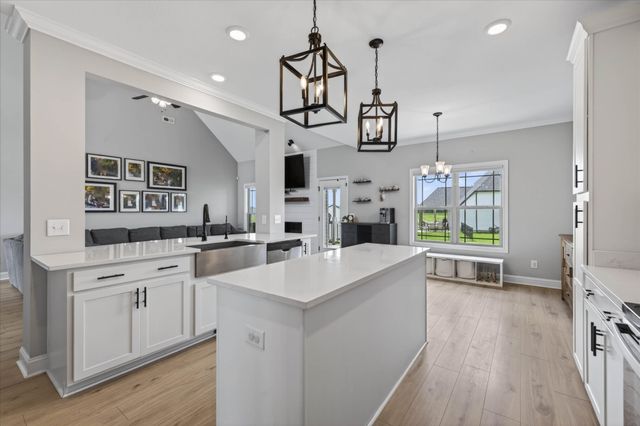 344 Oasis Ln, Clarksville, TN 37043
