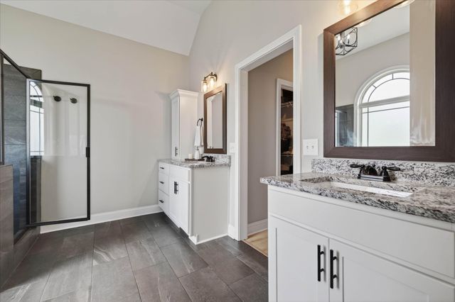 344 Oasis Ln, Clarksville, TN 37043