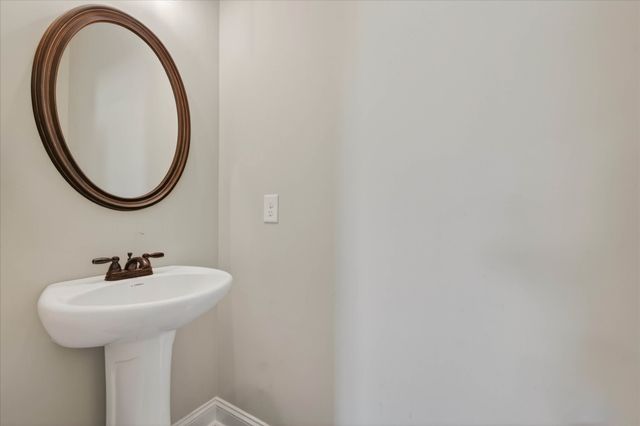 344 Oasis Ln, Clarksville, TN 37043