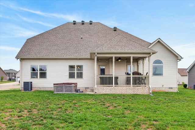344 Oasis Ln, Clarksville, TN 37043