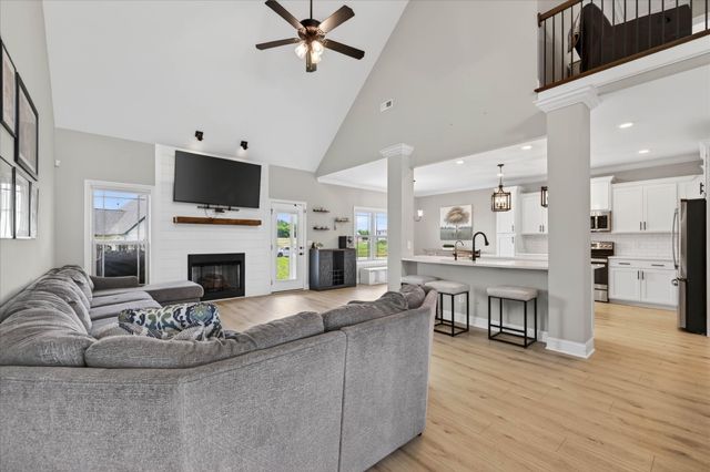 344 Oasis Ln, Clarksville, TN 37043