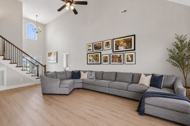 344 Oasis Ln, Clarksville, TN 37043