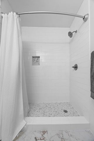 17 Mary Esther Drive, Mary Esther, FL 32569