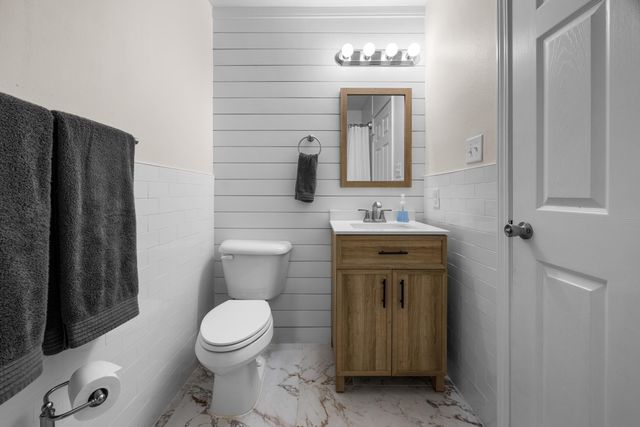 17 Mary Esther Drive, Mary Esther, FL 32569