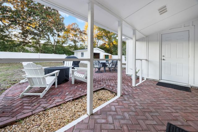 17 Mary Esther Drive, Mary Esther, FL 32569