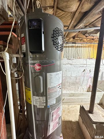 105 S 27TH Street, Herrin, IL 62948