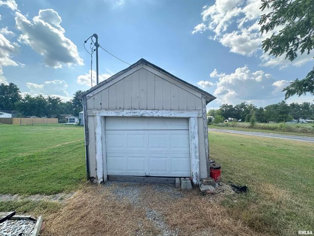 105 S 27TH Street, Herrin, IL 62948