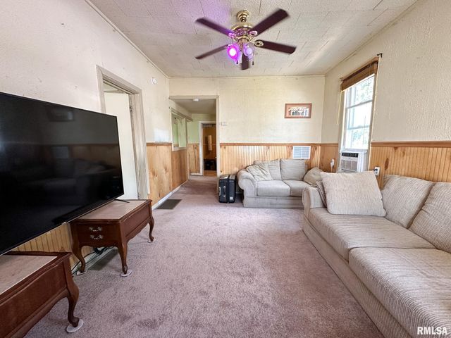 105 S 27TH Street, Herrin, IL 62948