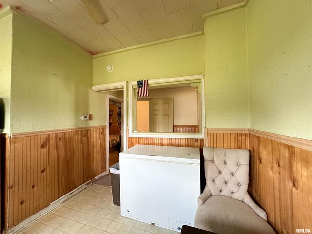 105 S 27TH Street, Herrin, IL 62948