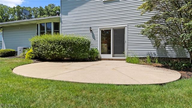 9760 Summerset Avenue NW, Uniontown, OH 44685