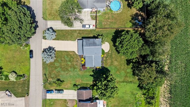 9760 Summerset Avenue NW, Uniontown, OH 44685