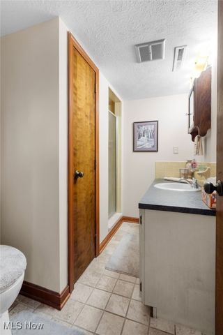 9760 Summerset Avenue NW, Uniontown, OH 44685