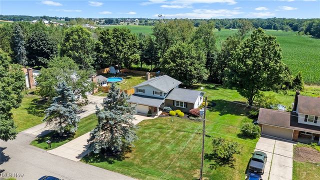 9760 Summerset Avenue NW, Uniontown, OH 44685