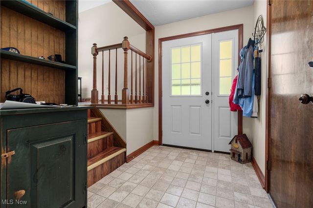 9760 Summerset Avenue NW, Uniontown, OH 44685